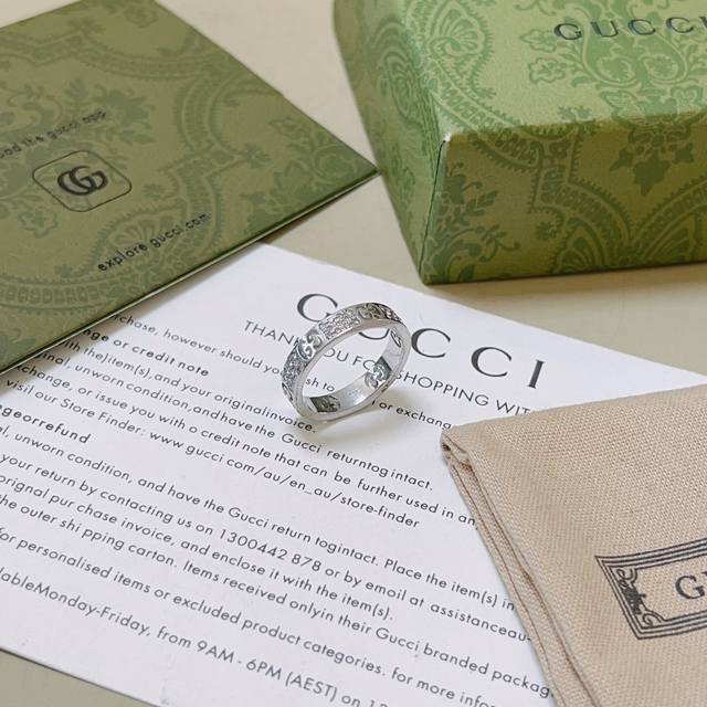 古驰戒指最新款款式档次更高明星同款Anger Forest系列双G纯手工制作工艺 古驰戒指 细节对版纯手工处理 亮面版型 这款一直在出 古驰里面热卖款 非常好搭