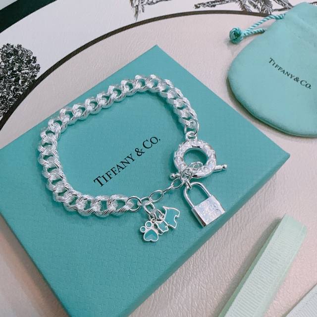 蒂芙尼手链 Tiffny&Co. 专柜精工银版本 明星同款 复古做旧风 原版复刻 纯手工打造 ～正品开模潮流时尚必备 男女均可佩戴 情侣款同款 摇滚朋克银风格
