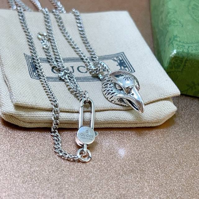 古驰项链最新款链条档次更高明星同款Anger Forest系列双G双环古驰项链 鹰头 细节对版做旧处理 非市面亮面版型 这款一直在出 古驰里面热卖款 非常好搭配