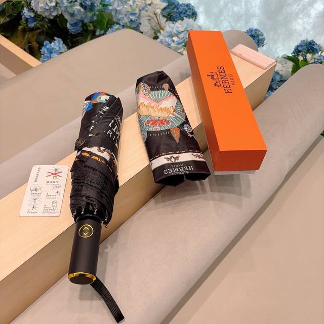 爱马仕 HermèS 独角马 极品H家三折自动伞重磅呈现 以其精湛的工艺技术和源源不断的想像力 新涂层技术伞布 带来令人惊喜的遮光效果 让防晒及隔热性能更优保障