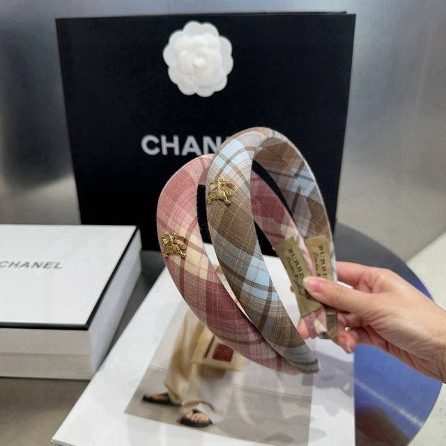 配包装盒 Burberry 巴宝莉 最新款格子发箍，时尚潮流，实用百搭，非常好看