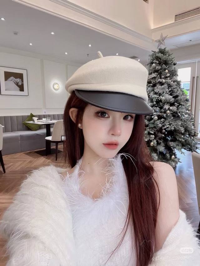 白色 普拉达新款鸭舌军帽，百分百羊毛%头围57Cm 可调节