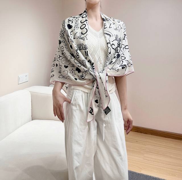 优雅型格！这份魅力绝对是艺术大师级才能创作的一线水准 太佩服Chanel这位设计师了，出品真的太令人惊艳了！！实在是爱死这种调性的美了！！！真的被这种高级调调所