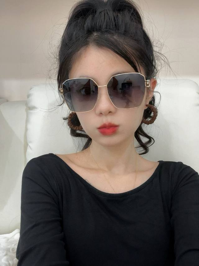 偏光系列太阳镜 Hermes 爱马仕 原版出货 网红超爆款经典奢华全球风 [亲亲] 时尚方框太阳镜 气质非凡 经典大框款式太阳眼镜[篮球] 顶级品质 奢华Log