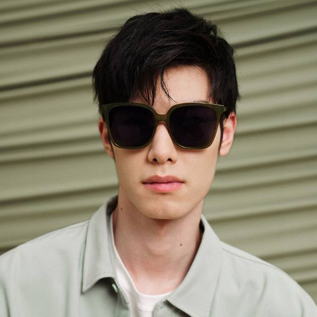 Gucci 情侣款 经典的方框设计，不挑脸型，无论搭配大衣还是连衣裙都非常显气质高清偏光镜片预防紫外线 型号：G002