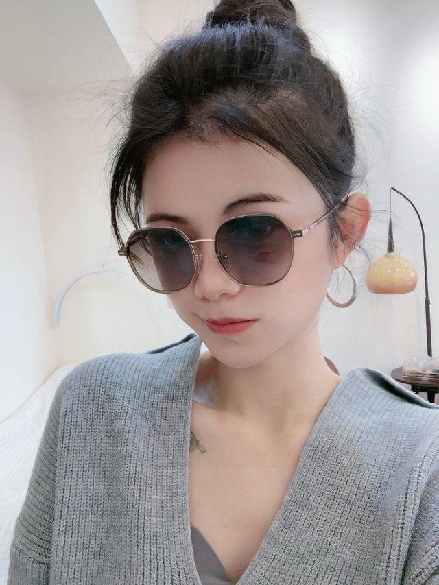 偏光系列太阳镜 原版出货香奈儿网红超爆款经典奢华全球风 [亲亲] 时尚圆框太阳镜 气质非凡 经典大框款式太阳眼镜[篮球] 顶级品质 奢华Logo 正版板材质量