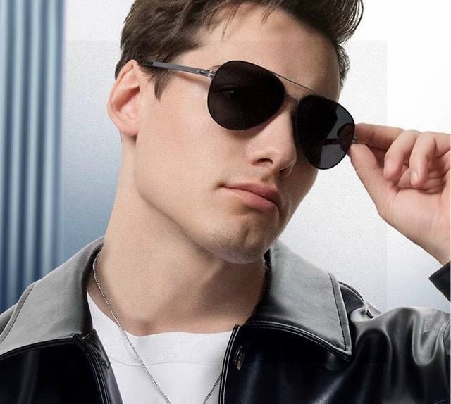 Gucc* 2025 新款男女情侣款太阳Ip电镀永不褪色 卖点：超轻超有弹性整幅眼镜无螺丝重要的是压不坏、镜片：高清尼龙偏光镜片 型号：G511