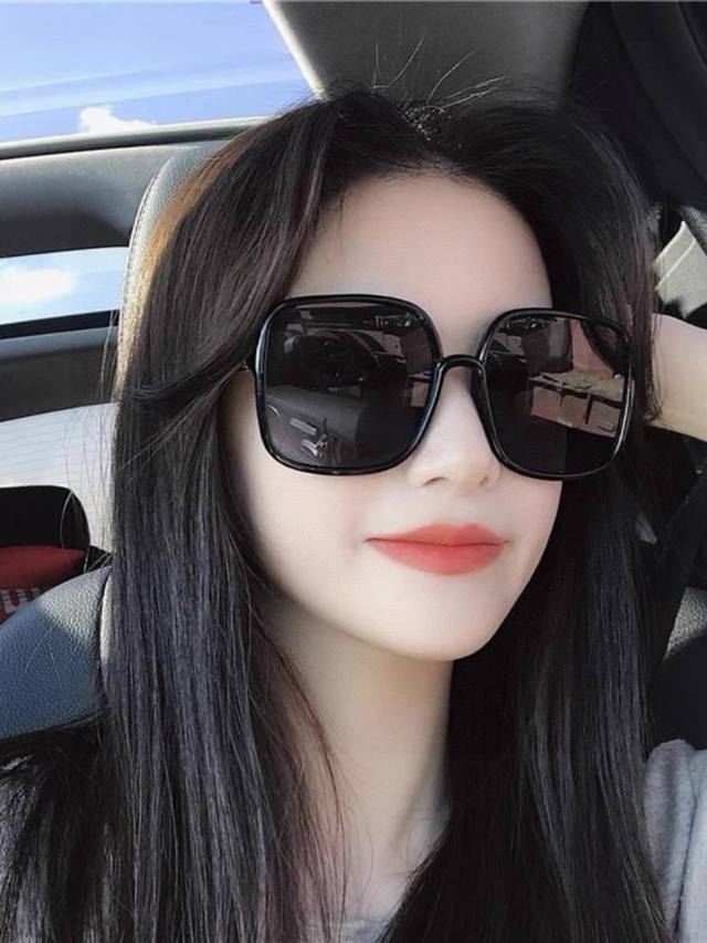 Dior-迪奥 2025开春新款 潮流爆款 时尚方框尼龙太阳镜 高品质 佩戴舒适 网红潮款墨镜 女士高清尼龙太阳镜 高品质Tr镜框