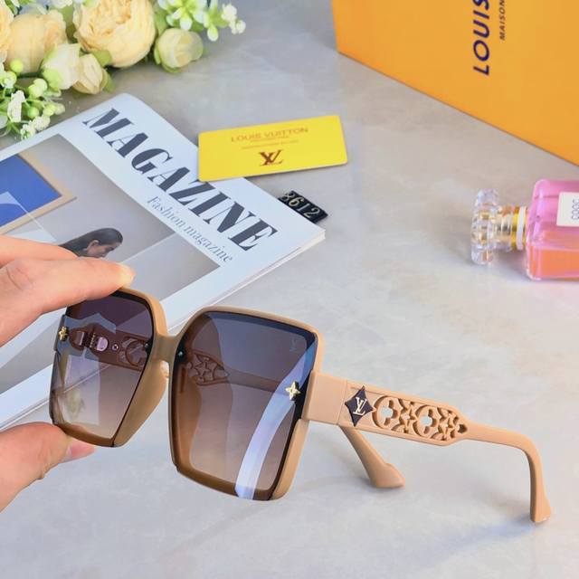 Louis Vuitto*新款方形大框镂空暗花墨镜抖音同款时尚个性潮流网红女太阳镜