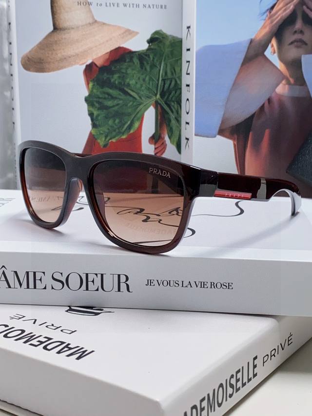 Prada普拉达 新款男士欧美运动太阳镜女防紫外线流行眼镜通用优雅防晒外贸墨镜