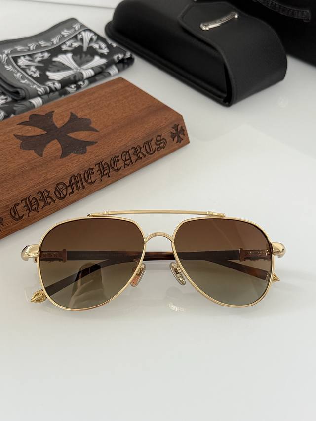 经典蛤蟆镜 精品太阳眼镜 Chrome Heart 沉稳大气 彰显独特品味Ch8161 钛！ Size:60-16-149