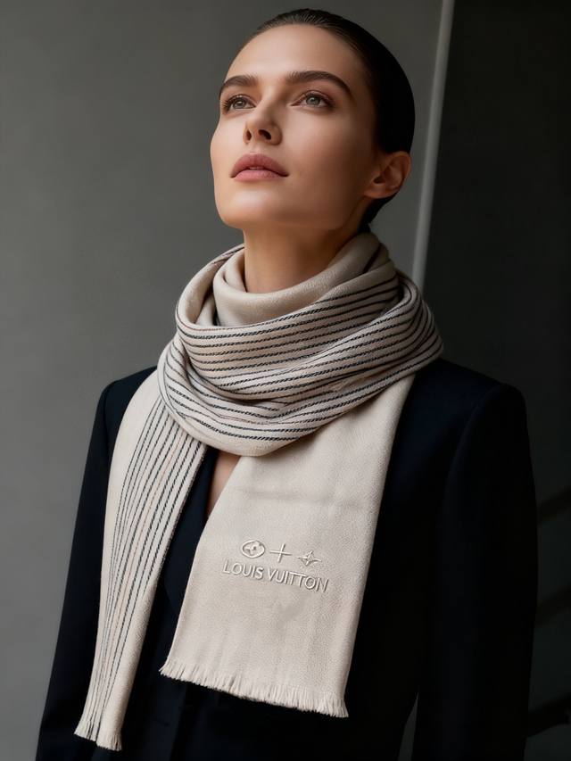 Lv路易威登格子刺绣极品硬货品质极好极好的[流泪]可以Pk专柜的最极品的品质经典大幅 Monogram 是个人都见过的一款 可是你未必见过最高端的女人的衣柜里面