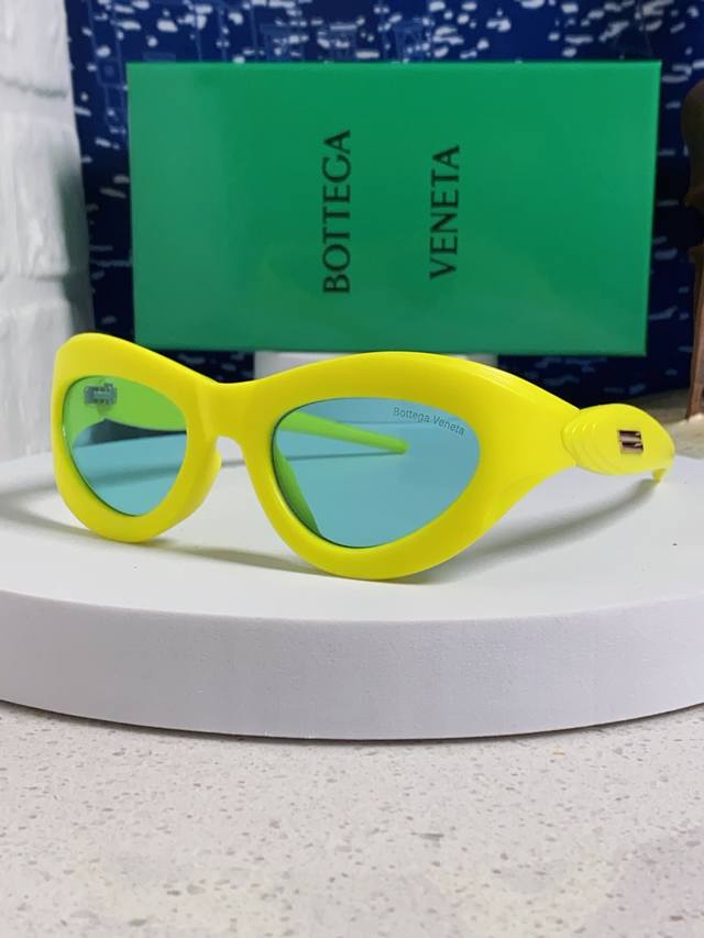 Bottega Veneta宝缇嘉 2025新款太阳镜未来科技感异形Y2K辣妹 多巴胺墨镜Ins赛博朋克骑行护目太阳眼镜