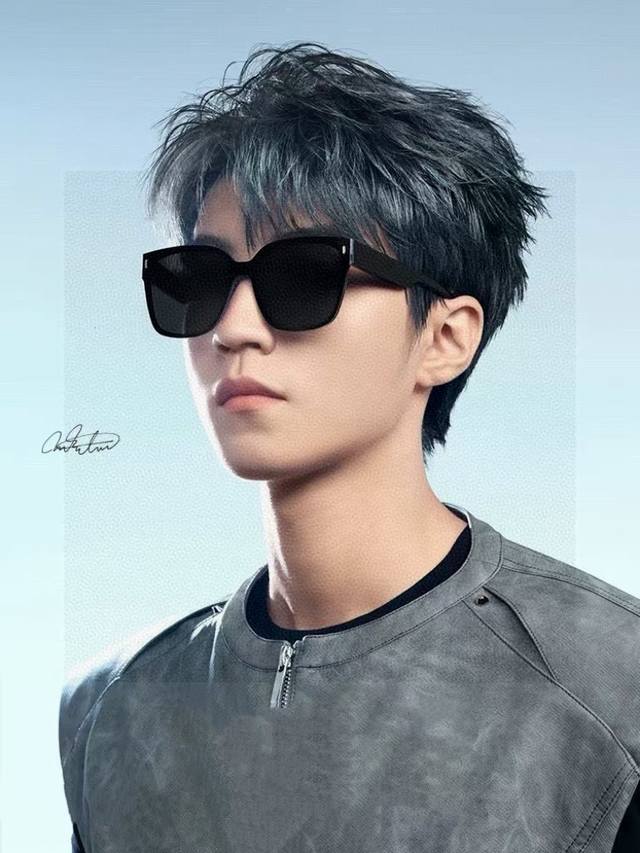 Gucci 新款连体尼龙偏光太眼镜，情侣款时尚方框太阳镜佩戴舒适网红潮流款墨镜，大气女人范儿，大脸小脸都好看 ！型号：G9316