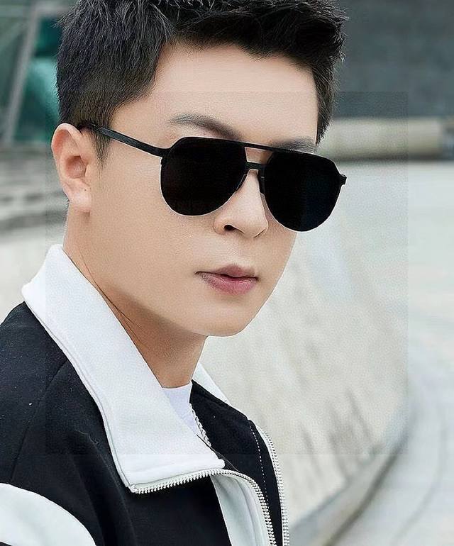 Gucci 2025新款男女情侣款太阳镜多边形墨镜Ip电镀永不褪色 超轻超有弹性整幅眼镜无螺丝重要的是压不坏 高清尼龙镜片、精湛的工艺 原版材料 休闲大气不挑人