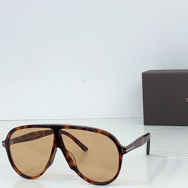 Oversize Dmod：Vladimir Ft1211 100% Uv Protection 镜腿饰有T字标志。 Size: 65-5-140