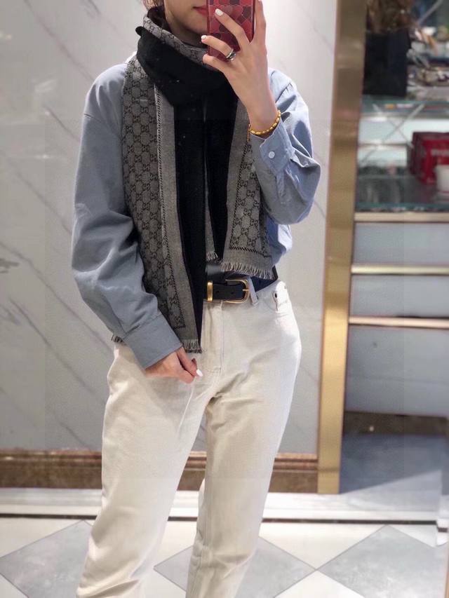 真正的好货！ Gucci双面 原单货，真心推荐的品质 细节控的最爱～从标到边到须 都堪称一绝～～ 尺寸：35* .