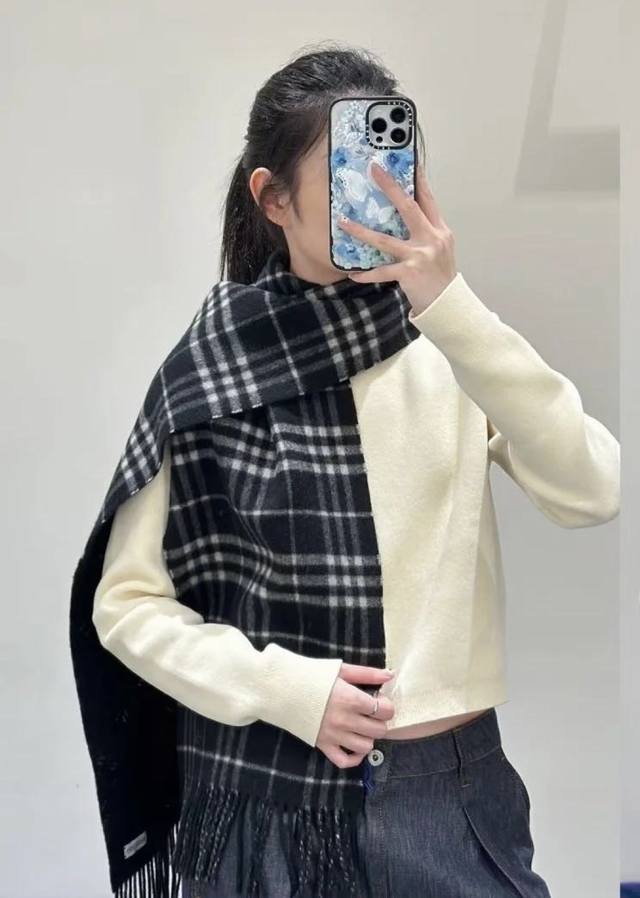 爆款上新 情侣款B家 经典战马 独家牛货 奢华尽在尺寸之间，高端品质具有超高羊绒品质才会被此品牌青睐这种精品是市场上及其少见的围巾针织，真是超级高端货只有这种大