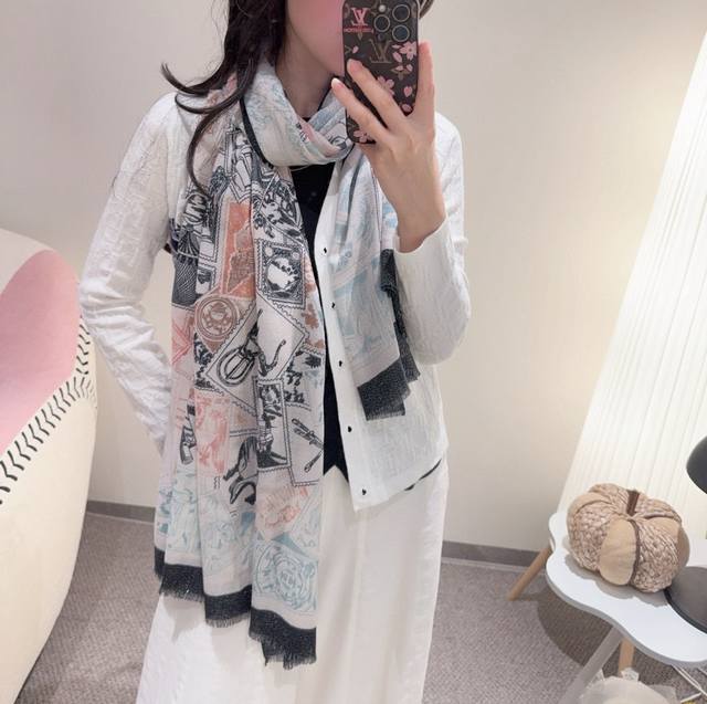 金丝线版 上新 超级有腔调！！！巨巨巨巨美的闪光女神 谁懂这种秋冬调性的美啊？！！！这款小香披肩也是我疯狂喜欢的一款，一试完就爱惨！！！ 支戒指绒镶嵌进口柔软金