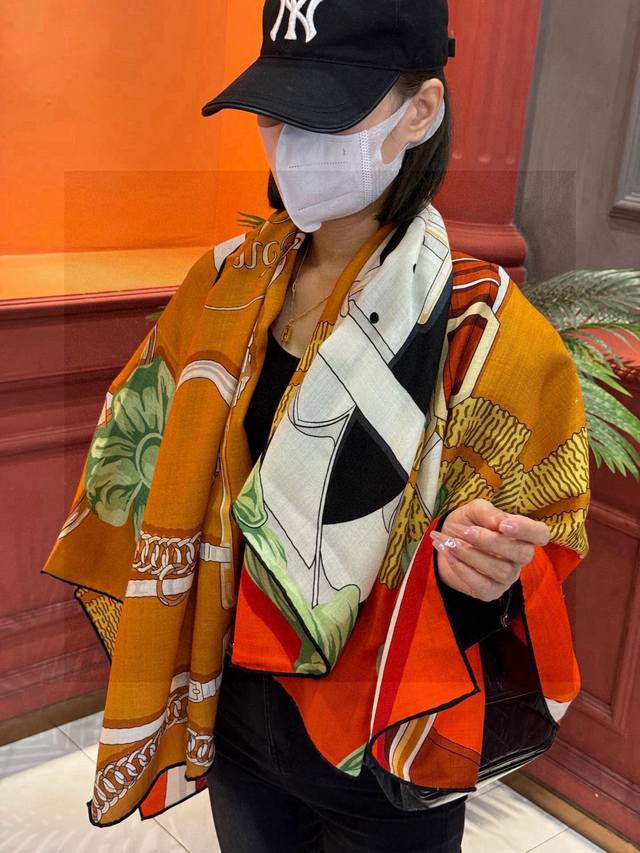 羊绒新款买了都说好看推荐爱马仕双面同色羊绒方巾， 双面同色140 顶级工艺超值爱马仕专柜爆款立体呈现图案纹路实物档次极高特殊工艺高端研发惊艳问世特殊尖端工艺处理