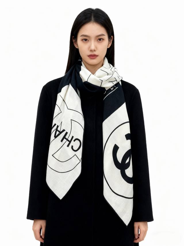 Chanel 25S秋冬新品～ 140顶级丝绒双面同色披肩 25S 秋冬披肩设计真的好有突破 粉色米色格优雅甜美 感觉每一款错过了就不会再有了 还可以当裱画框