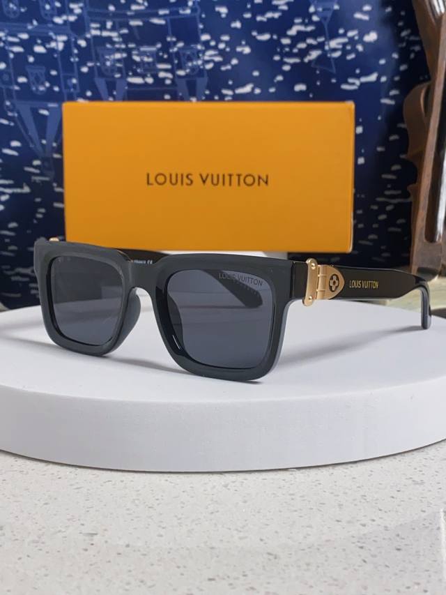 Louisvuitton路易威登 2025新款花朵金属配件方形眼镜个性太阳眼镜 欧美时尚太阳镜韩版潮流墨镜