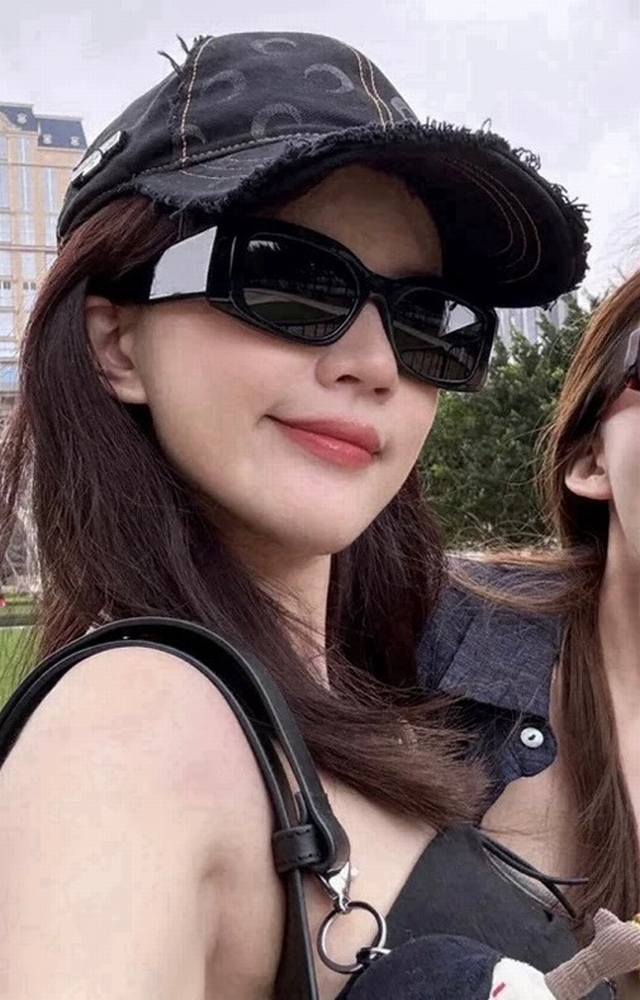 Gucci 2025开春新款 潮流爆款 时尚方框偏光太阳镜 高品质 佩戴舒适 网红潮款墨镜 女士高清尼龙偏光太阳镜 高品质Tr镜框 型号：G01105