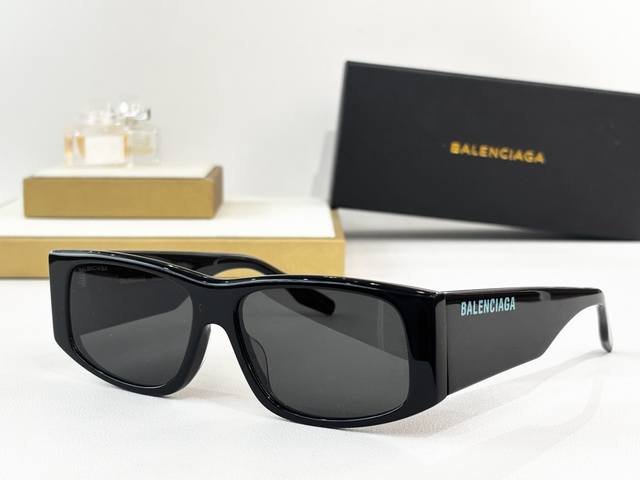Balenciag* Model：Bb0100S Size: 58口16-145