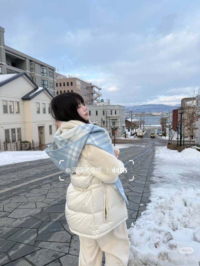 高品质出货 好卖冬天的尾巴黑马围巾全智贤同款巴宝莉格纹帽子羔毛围巾上架秒空！100%羊绒 ！ 尺寸：30Cm*180Cm