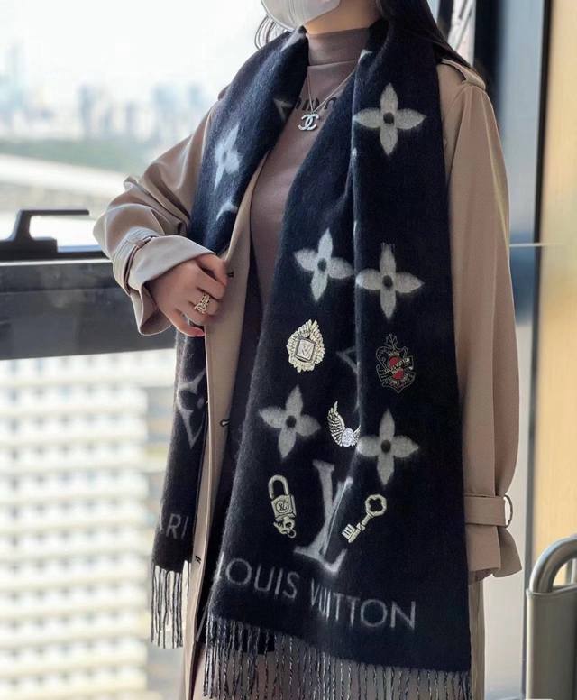 免代购激动~~这个系列正品有钱都很难买，我们的品质真的绝了，代购的来~亲妈价格P再一次造福人类！买了正品的估计要哭晕在厕所里，最好的渠道零头的价格P，买到赚到专