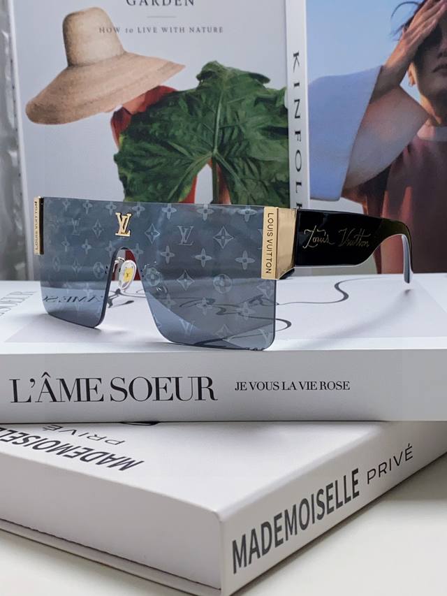 Lv路易威登 新款模特款金属方形连体大框太阳眼镜女男通用时尚遮阳墨镜银膜