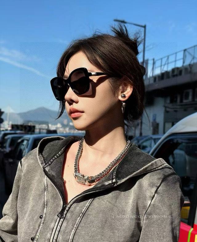 Chanel 香奈儿 2025新款潮流爆款 时尚方框太阳镜 佩戴舒适 网红潮款墨镜 女士高清加厚偏光太阳镜 高品质Tr镜框 型号Ch4907