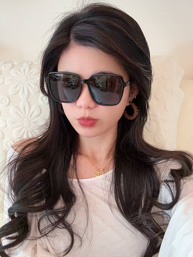 Gucci古奇 新款连体驶驾镜墨镜出行必众备多明星同款 太阳镜 男女太士阳镜飞行 型号：G6358