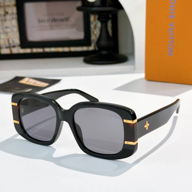 Louis Vuitto* Model：Z2968E Size：56口19-140