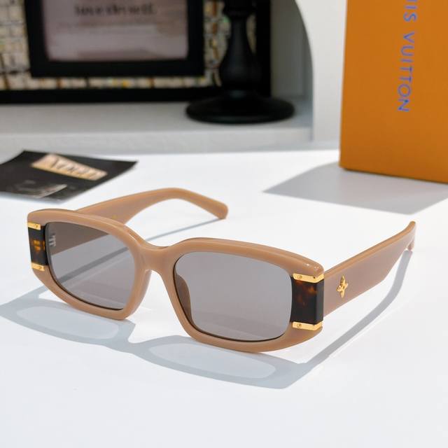 Louis Vuitton* Model：Z2937U Size：55口17-140