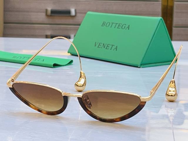 Bottega Venet* 宝缇*嘉新款太阳镜，Model：Bv1700La，Size：55口17-145