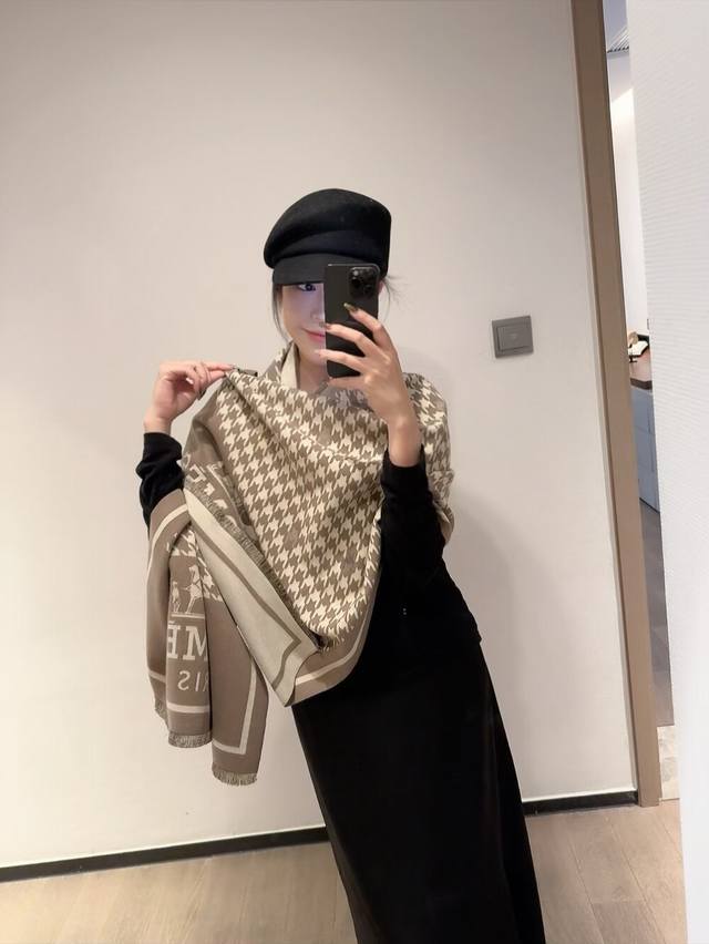 新款爱马仕买了都说好看推荐的披挂羊绒爱马仕专柜爆款立体呈现图案纹路实物档次极高特殊工艺高端研发惊艳问世特殊尖端工艺处理受到白富美的喜欢 无论是品质 款式 格都令