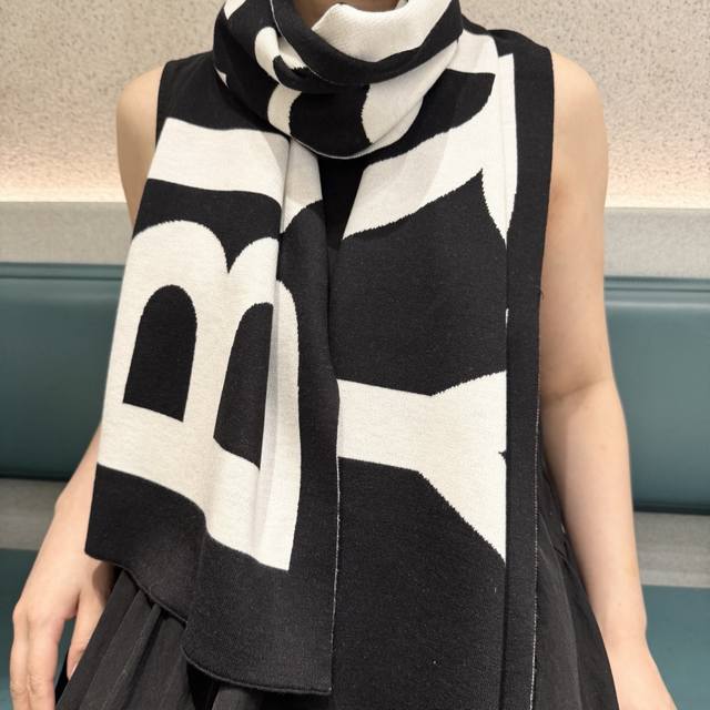 爆款上新 情侣款B家 经典战马 独家牛货 奢华尽在尺寸之间，高端品质具有超高羊绒品质才会被此品牌青睐这种精品是市场上及其少见的围巾针织，真是超级高端货只有这种大