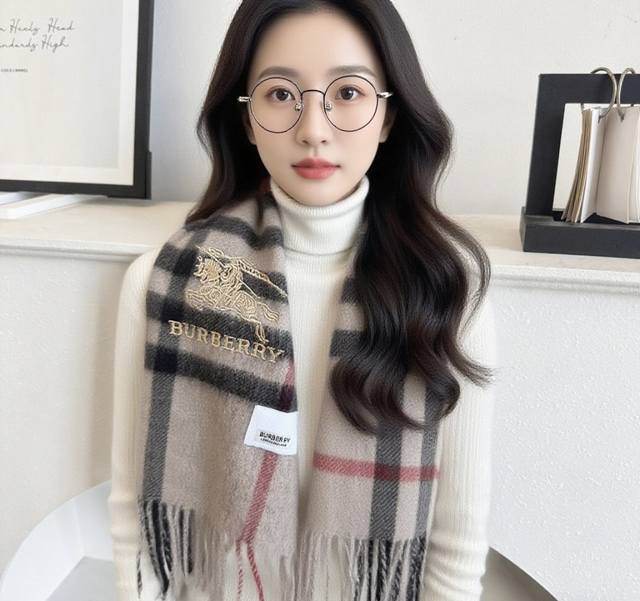 爆款上新 情侣款B家 经典战马 独家牛货 奢华尽在尺寸之间，高端品质具有超高羊绒品质才会被此品牌青睐这种精品是市场上及其少见的围巾针织，真是超级高端货只有这种大