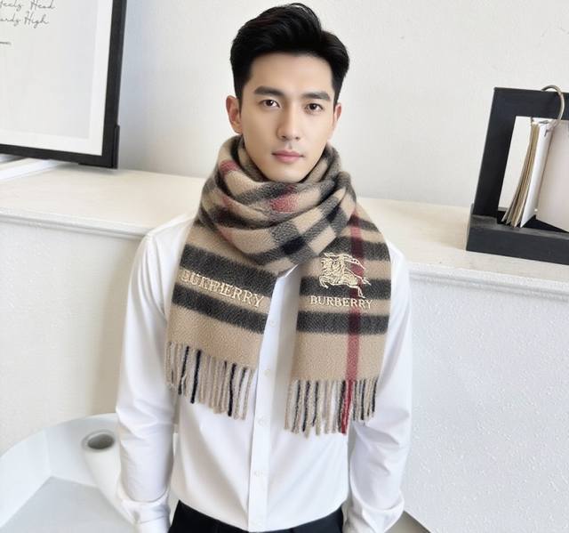 爆款上新 情侣款B家 经典战马 独家牛货 奢华尽在尺寸之间，高端品质具有超高羊绒品质才会被此品牌青睐这种精品是市场上及其少见的围巾针织，真是超级高端货只有这种大