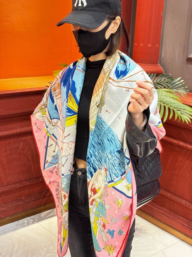 全速前进”140双面丝绒披肩 手工卷边丝毛绒方巾 30%桑蚕丝70%羊绒 这款经典单品展现强大而迷人的女性魅力精髓。此140方巾推陈出新，诠释无限的情感和自由，