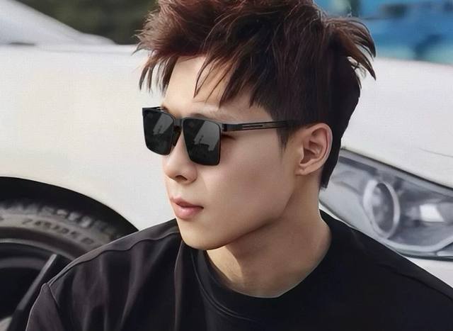 Gucc* 2025 新款男女情侣款太阳Ip电镀永不褪色 卖点：超轻超有弹性整幅眼镜无螺丝重要的是压不坏、镜片：高清尼龙偏光镜片 型号：G198