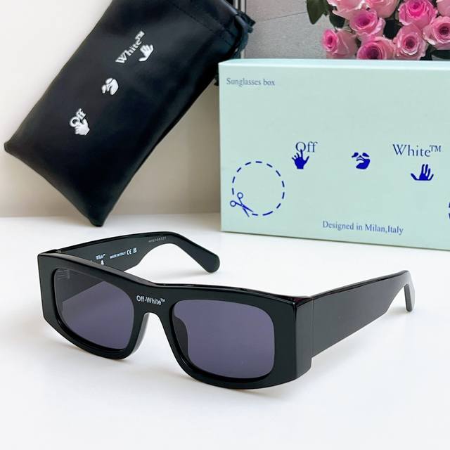 Off-White最新设计风格 原版定制10.0板料 Oeri056F他几乎囊括了潮牌墨镜该有的一切无素。。 0Ff-White 标志放置在正面部分的中心,让模