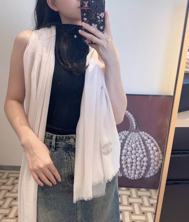 2025 年香奈儿珠片极品原单 非常温柔美丽的配色！高尖端产物重磅呈现 ，绝无仅有 史无前例 100%纯山羊绒 暗纹提花 手感好到爆绝对又是一款手慢无 工艺上采