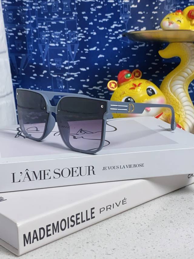 Dior迪奥 2025新款墨镜女潮高级感方形大框韩版网红眼镜圆脸显瘦防紫外线太阳镜女款