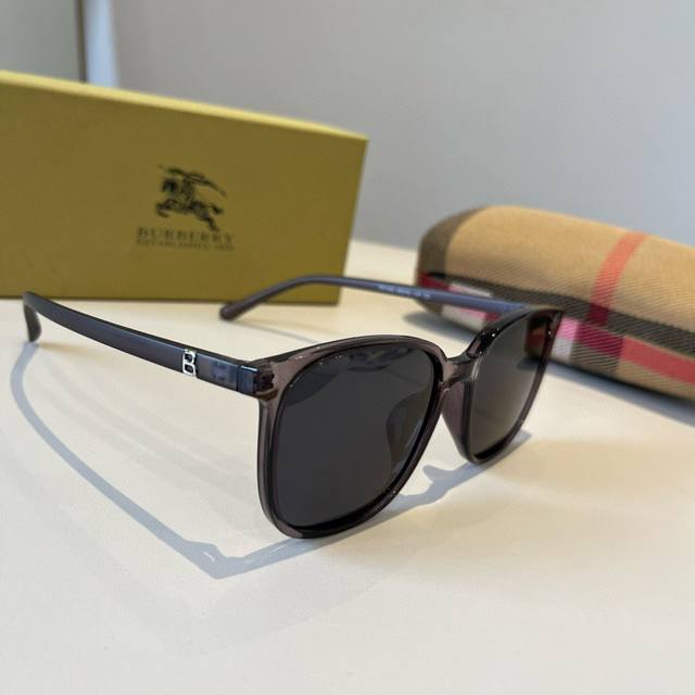 Burberry巴宝莉2025新款太阳墨镜出行必众备多明星同款 太阳镜