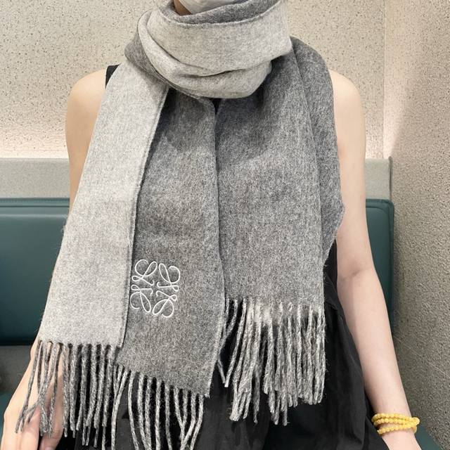 顶级原单中性款罗意威 很幸運拿到這個品牌的東西，真的不多見，很少在國內做訂單，款式真的少的可怜羅意威作為西班牙的頂尖奢侈品牌，秉承傳統，技藝，熱誠，散髮獨特的西