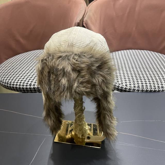 Moncler蒙口 韩代纯色简约灯芯绒毛感加厚加绒保 暖雷锋帽飞行骑兵帽护耳冬男女