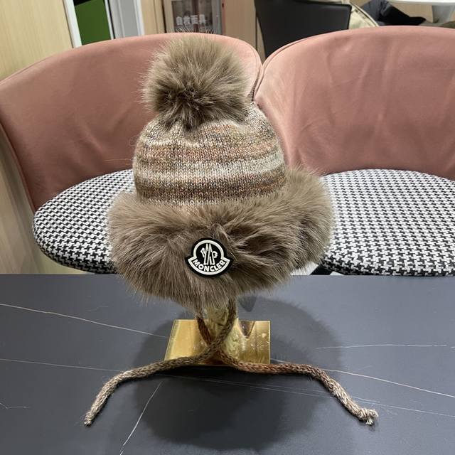 Moncler蒙口御寒雷锋帽子女户外骑行加绒加厚防风护耳保暖滑雪帽