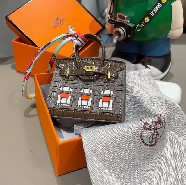 爱马仕迷你铂金包挂件 创意小房子包包 通用蓝牙耳机包 可放钥匙口红 时尚迷你包包 可以当包饰，耳机包一举两得！